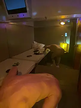 Snapshot of MikyFoxx chatting on 03-22-25, 12:39 MikyFoxx online show from 03-22-25, 12:39