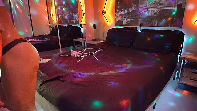 Snapshot of MikyFoxx chatting on 01-13-26, 06:50 MikyFoxx online show from 01-13-26, 06:50