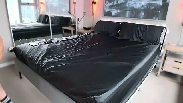 Snapshot of MikyFoxx chatting on 12-16-25, 10:47 MikyFoxx online show from 12-16-25, 10:47