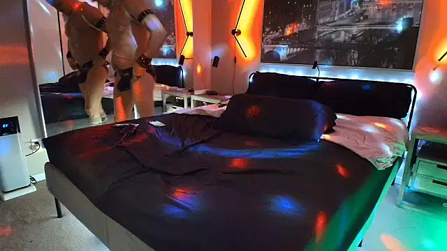 Snapshot of MikyFoxx chatting on 01-17-26, 06:50 MikyFoxx online show from 01-17-26, 06:50