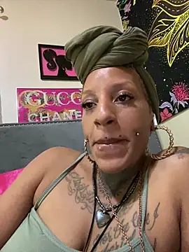 Snapshot of MzParker chatting on 03-04-25, 03:37 MzParker online show from 03-04-25, 03:37