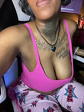 Snapshot of MzParker chatting on 12-08-24, 04:44 MzParker online show from 12-08-24, 04:44