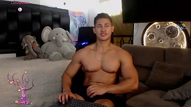 Snapshot of BenjaminCooperk chatting on 05-21-26, 11:18 BenjaminCooperk online show from 05-21-26, 11:18