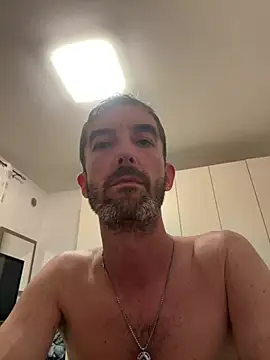Snapshot of Bravissimo81 chatting on 07-29-26, 10:09 Bravissimo81 online show from 07-29-26, 10:09