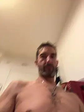 Snapshot of Bravissimo81 chatting on 07-16-26, 08:50 Bravissimo81 online show from 07-16-26, 08:50