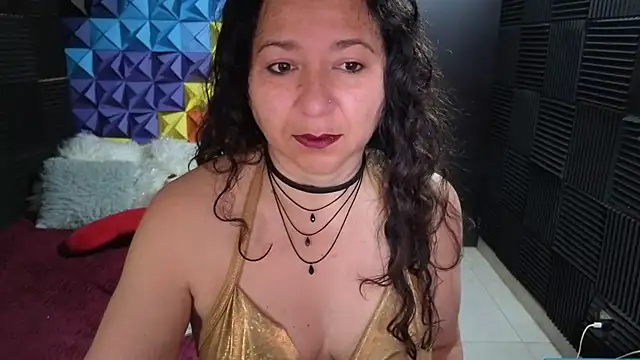 Snapshot of katifoxx chatting on 10-19-25, 03:59 katifoxx online show from 10-19-25, 03:59