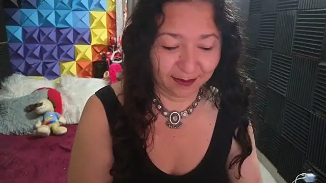 katifoxx online show from 11-18-25, 04:10