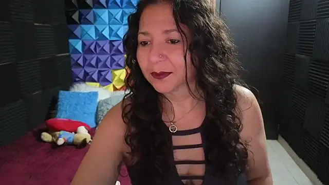 Snapshot of katifoxx chatting on 09-16-25, 03:24 katifoxx online show from 09-16-25, 03:24