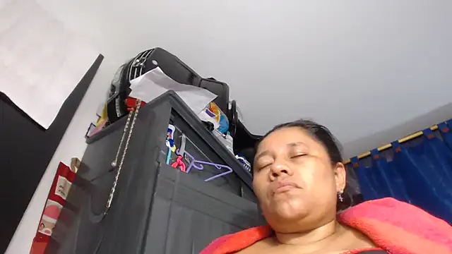 adrixxx38 online show from 01-06-26, 05:44