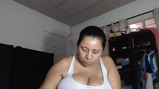 Snapshot of adrixxx38 chatting on 02-17-26, 10:18 adrixxx38 online show from 02-17-26, 10:18