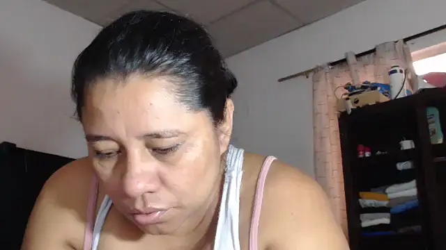 Snapshot of adrixxx38 chatting on 02-14-26, 06:08 adrixxx38 online show from 02-14-26, 06:08