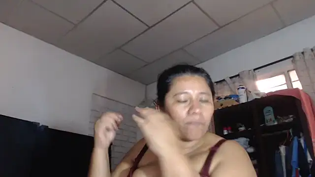 Snapshot of adrixxx38 chatting on 02-07-26, 09:23 adrixxx38 online show from 02-07-26, 09:23