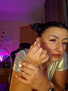 Hotangel75 online show from 01-31-26, 07:12