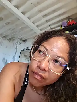 Snapshot of mila38 chatting on 07-11-26, 05:35 mila38 online show from 07-11-26, 05:35