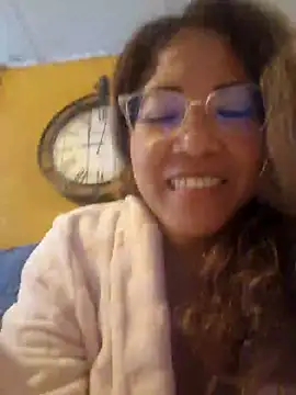 Snapshot of mila38 chatting on 10-10-25, 08:04 mila38 online show from 10-10-25, 08:04