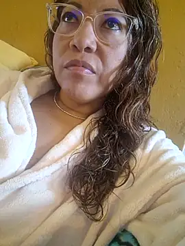 Snapshot of mila38 chatting on 10-21-25, 08:47 mila38 online show from 10-21-25, 08:47