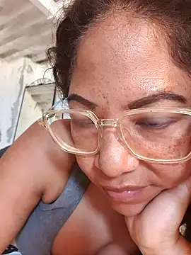 Snapshot of mila38 chatting on 07-09-26, 03:44 mila38 online show from 07-09-26, 03:44