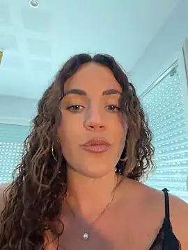 Clara-xoxo online show from 06-16-26, 01:00