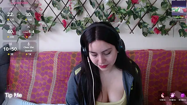 Snapshot of Jack_Emily1 chatting on 09-21-25, 04:45 Jack Emily1 online show from 09-21-25, 04:45