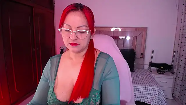 salomecastro  online show from 10-30-25, 01:26