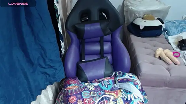 cristin doll  online show from 02-12-26, 10:31