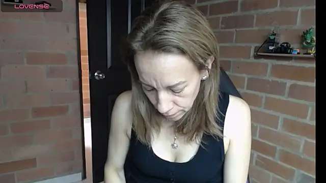 cristin doll  online show from 04-28-26, 01:26