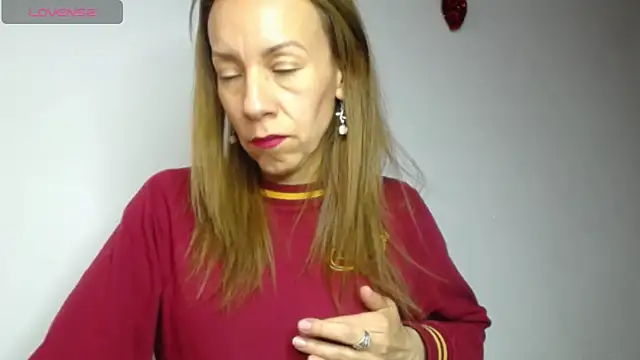 cristin doll  online show from 10-01-25, 05:17