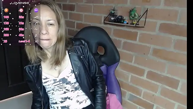 cristin doll  online show from 05-03-26, 01:25