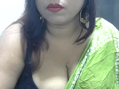 Snapshot of ROSEE_MERRYYYY chatting on 10-14-25, 09:32 ROSEE MERRYYYY online show from 10-14-25, 09:32