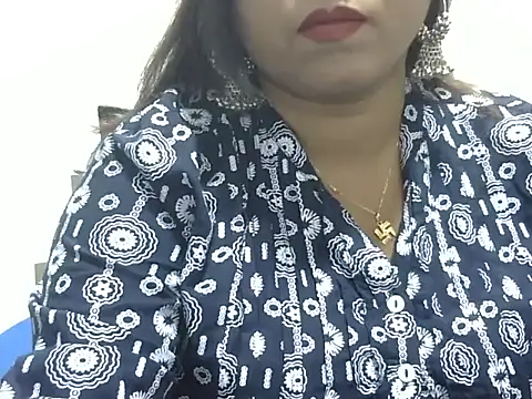 Snapshot of ROSEE_MERRYYYY chatting on 12-22-25, 01:11 ROSEE MERRYYYY online show from 12-22-25, 01:11