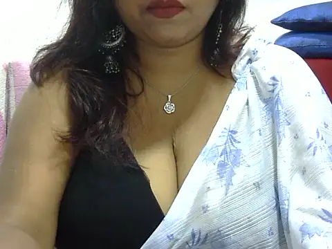 Snapshot of ROSEE_MERRYYYY chatting on 09-25-25, 07:20 ROSEE MERRYYYY online show from 09-25-25, 07:20