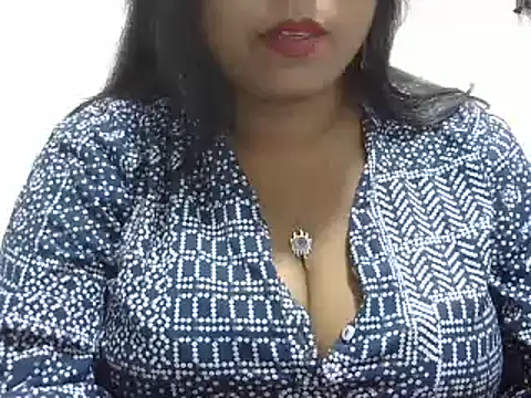 Snapshot of ROSEE_MERRYYYY chatting on 03-13-25, 05:50 ROSEE MERRYYYY online show from 03-13-25, 05:50