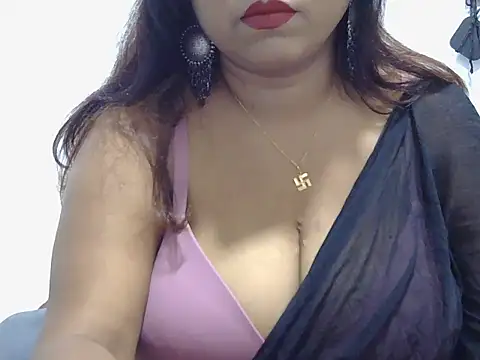 Snapshot of ROSEE_MERRYYYY chatting on 05-14-26, 01:52 ROSEE MERRYYYY online show from 05-14-26, 01:52