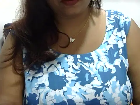 Snapshot of ROSEE_MERRYYYY chatting on 10-04-25, 01:34 ROSEE MERRYYYY online show from 10-04-25, 01:34