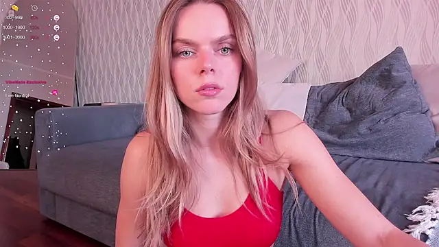 Snapshot of CharliSweet chatting on 05-19-26, 04:58 CharliSweet online show from 05-19-26, 04:58