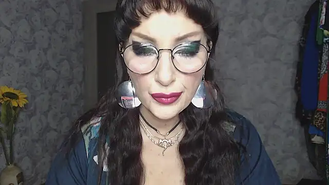 Aziza1 online show from 12-17-25, 11:59