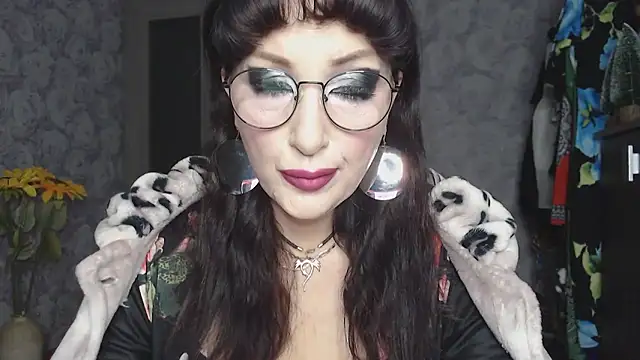 Aziza1 online show from 10-16-25, 03:31