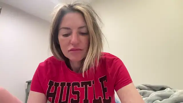 Snapshot of AmandaStarryNight chatting on 12-10-24, 04:45 AmandaStarryNight online show from 12-10-24, 04:45