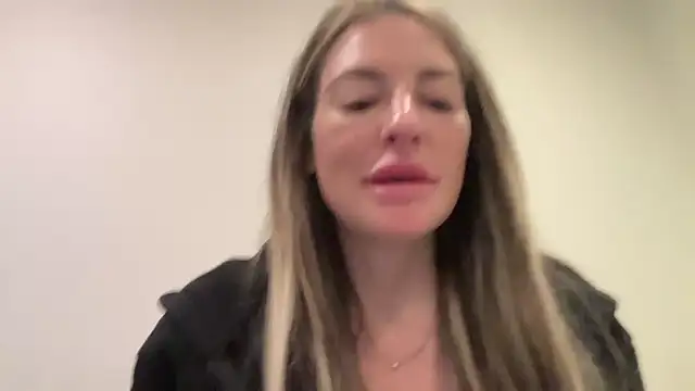 Snapshot of AmandaStarryNight chatting on 12-05-24, 08:16 AmandaStarryNight online show from 12-05-24, 08:16