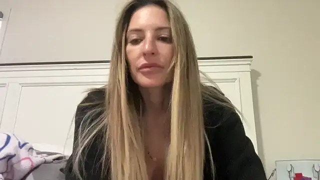 Snapshot of AmandaStarryNight chatting on 02-18-26, 04:47 AmandaStarryNight online show from 02-18-26, 04:47