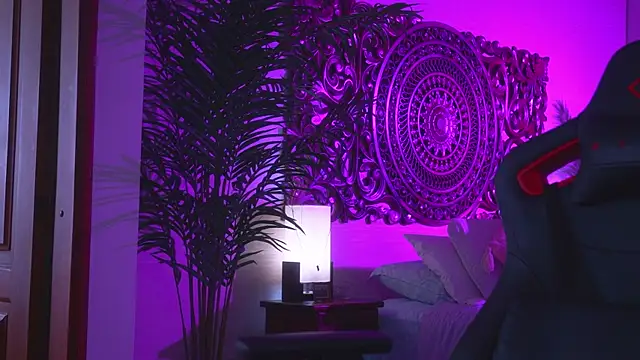 ambarEvans online show from 04-08-26, 05:03