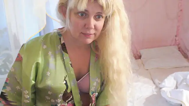 SunnySylvia online show from 11-27-25, 05:30