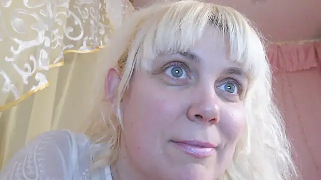SunnySylvia online show from 01-07-25, 04:27