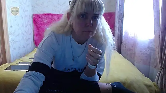 Snapshot of SunnySylvia chatting on 06-01-26, 06:02 SunnySylvia online show from 06-01-26, 06:02