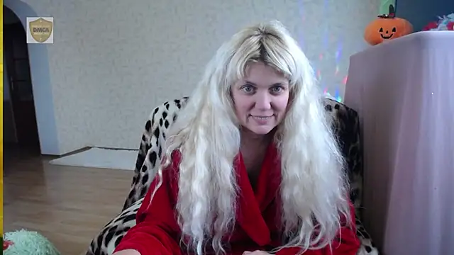 SunnySylvia online show from 10-24-25, 06:01