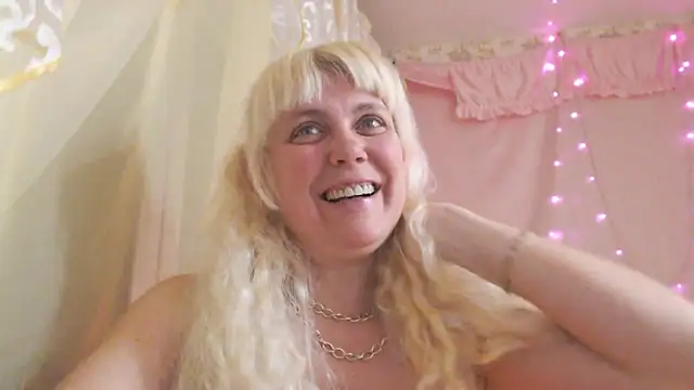 SunnySylvia online show from 02-12-26, 06:07