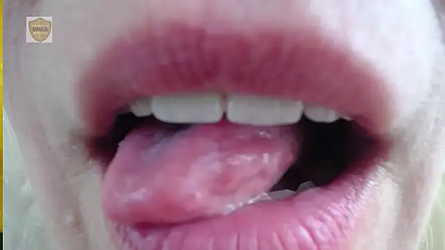 SunnySylvia online show from 10-05-25, 01:13