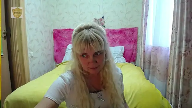 SunnySylvia online show from 11-07-25, 09:58