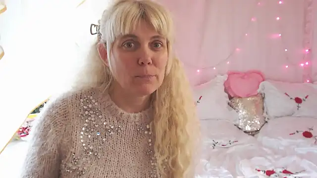 SunnySylvia online show from 03-19-26, 07:08