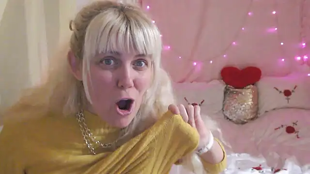 SunnySylvia online show from 03-25-26, 04:39